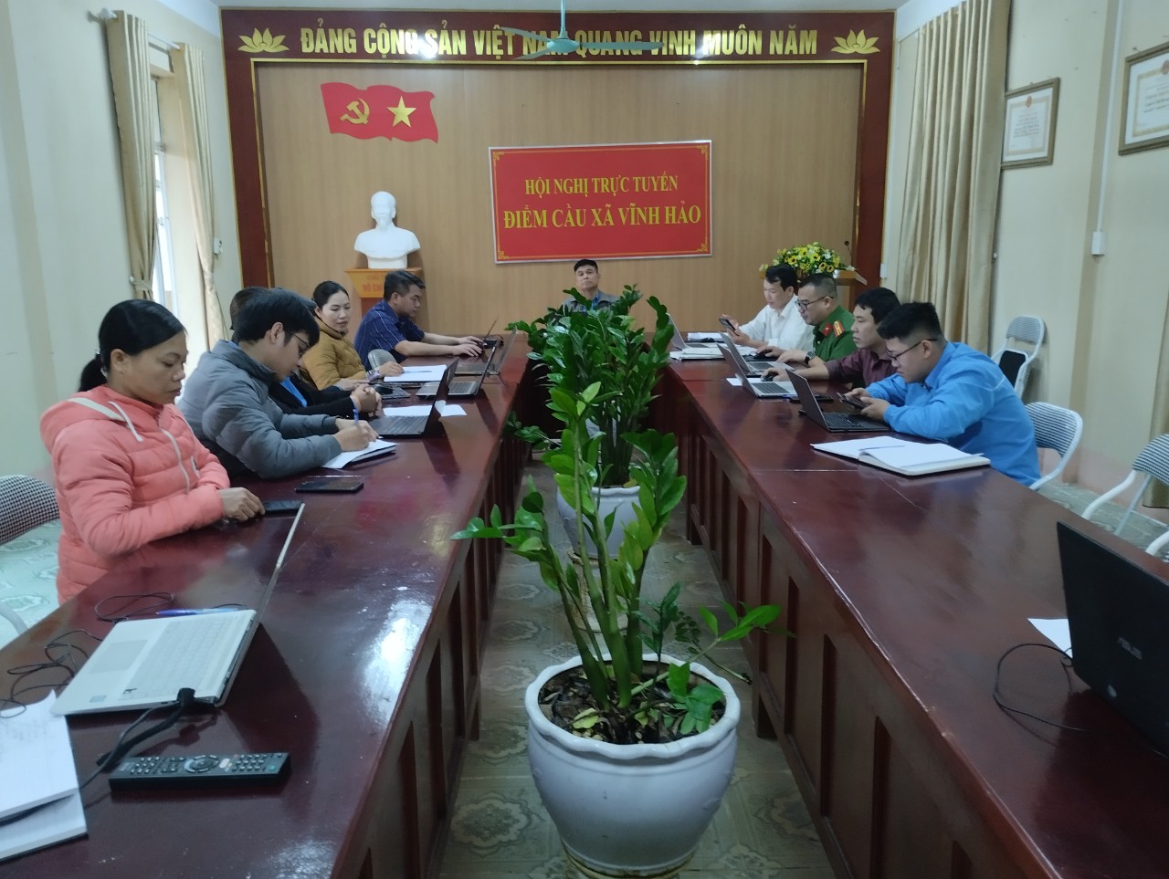 Đảng ủy xã Vĩnh Hảo họp triển khai cuộc thi   trắc nghiệm trực tuyến Tìm hiểu Chuyên đề 