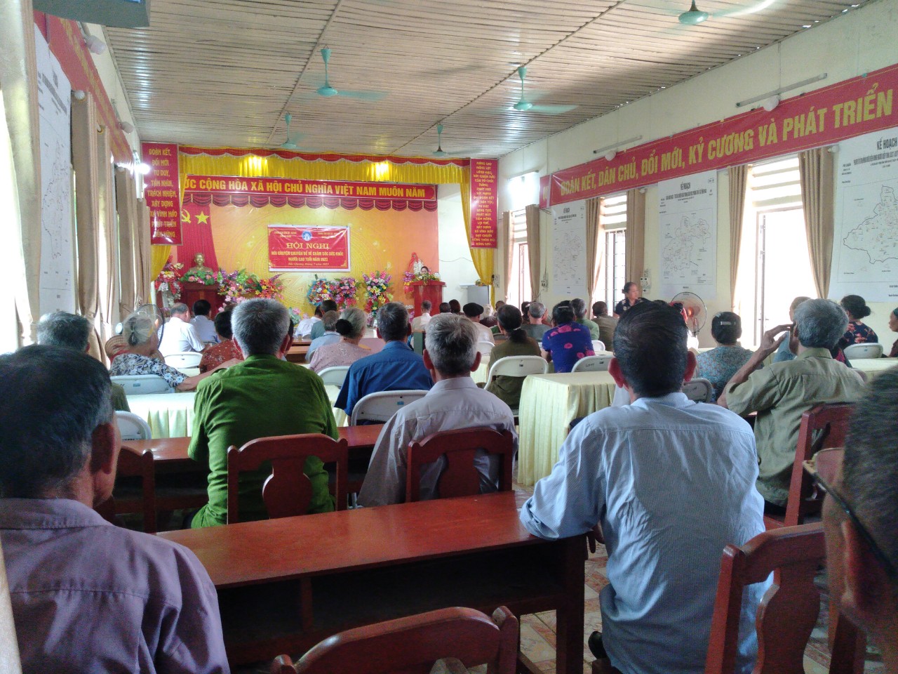 Dân số xã Vĩnh Hảo Tổ chức Hội nghị nói chuyện chuyên đề chăm sóc sức khỏe người cao tuổi năm 2023